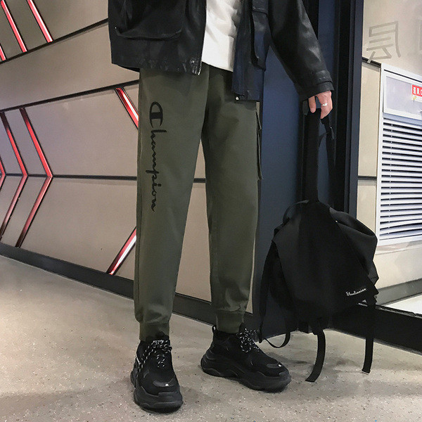 Modern férfi sportnadrág két színben felirattal