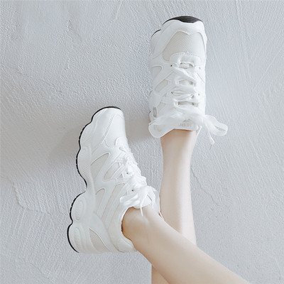 Női sportcipő fehér és rózsaszín színben