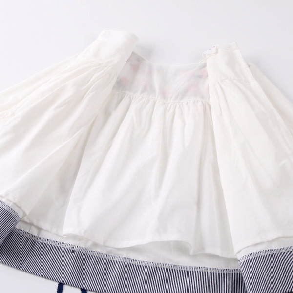 Gyerekruha lányoknak fehér hímzéssel