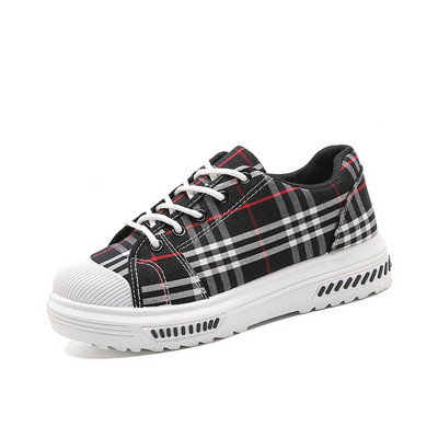 Stílusos női cipő fűzővel, két színben