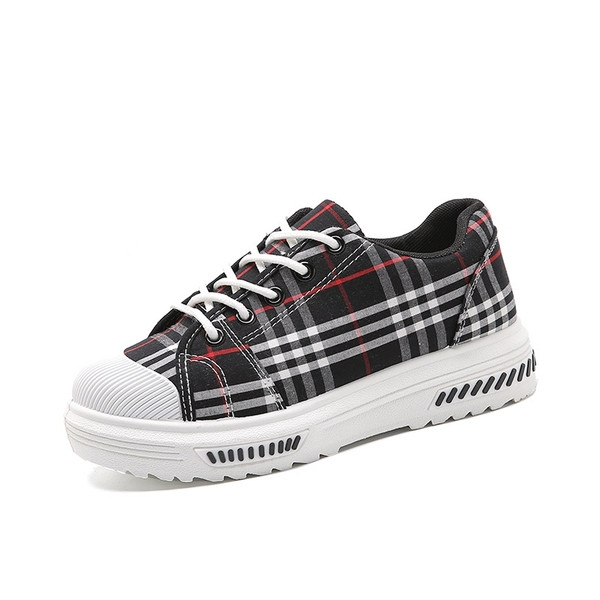 Stílusos női cipő fűzővel, két színben