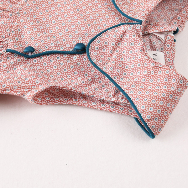 Gyerekruha gombokkal lányoknak