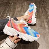 Modern női tornacipő két színű mintával