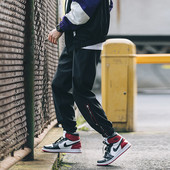 Pantaloni de bărbați sport și casual cu inscripții în trei culori