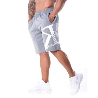 Мъжки модерен къс панталон с апликация в два цвтяа