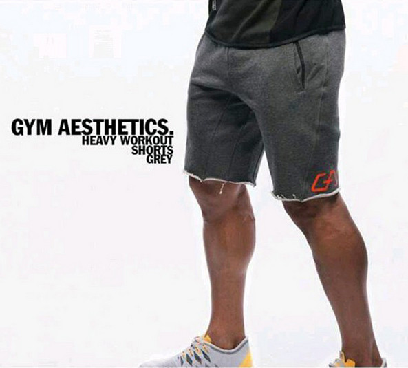 Pantaloni scurți la modă pentru bărbați în mai multe culori cu buzunare