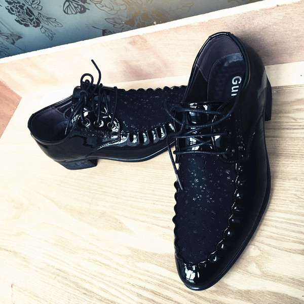 Pantofi formali pentru bărbați în negru cu șireturi