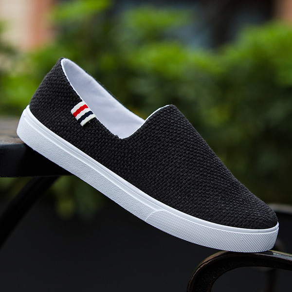 Mocasini sportivi si eleganti pentru barbati in negru, alb si bej