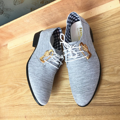 Κομψά ανδρικά υποδήματα σε διαφορετικά χρώματα και δεσμούς