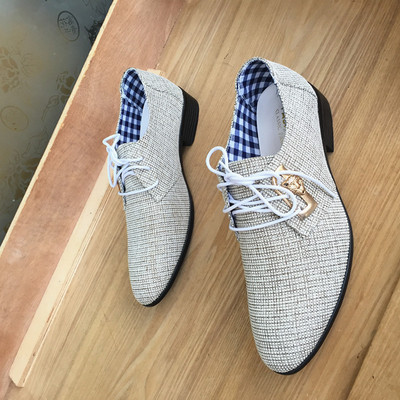 Κομψά ανδρικά υποδήματα σε διαφορετικά χρώματα και δεσμούς