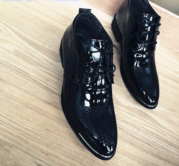 Pantofi eleganti pentru barbati cu sireturi in negru