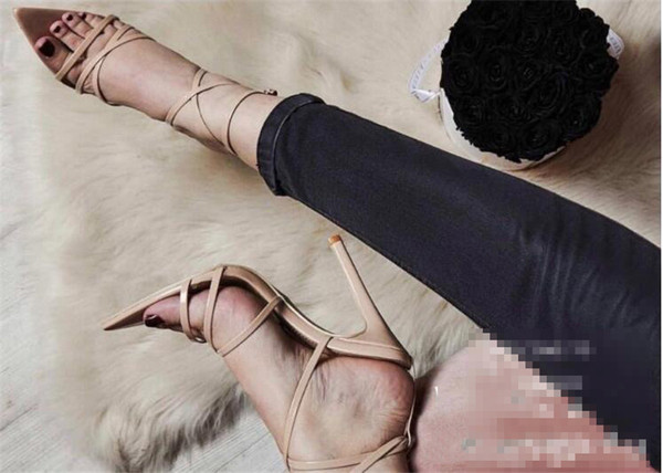 Κομψά γυναικεία σανδάλια με ψηλά τακούνια σε διάφορα χρώματα από οικολογικό δέρμα