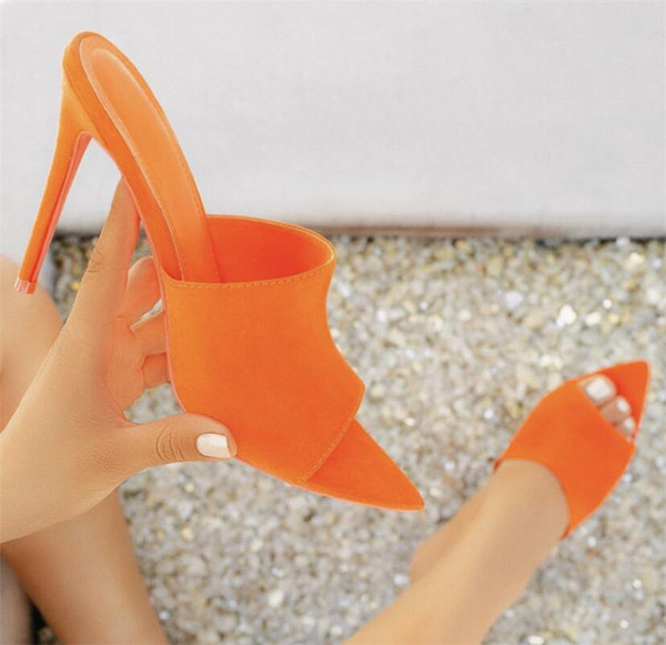 Νέα μοντέλα γυναικείες παντόφλες σε διάφορα χρώματα