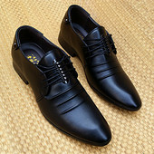 Μοντέρνα ανδρικά παπούτσια σε μαύρο και καφέ χρώμα