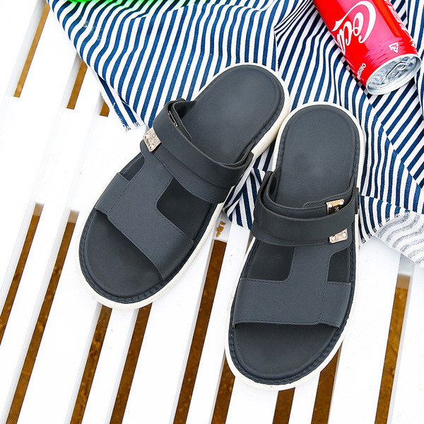 Sandale barbatesti actuale in mai multe culori