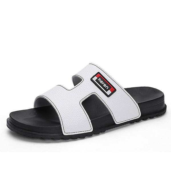 Μοντέρνες παντόφλες ανδρικές σε λευκό και μαύρο χρώμα με έμβλημα