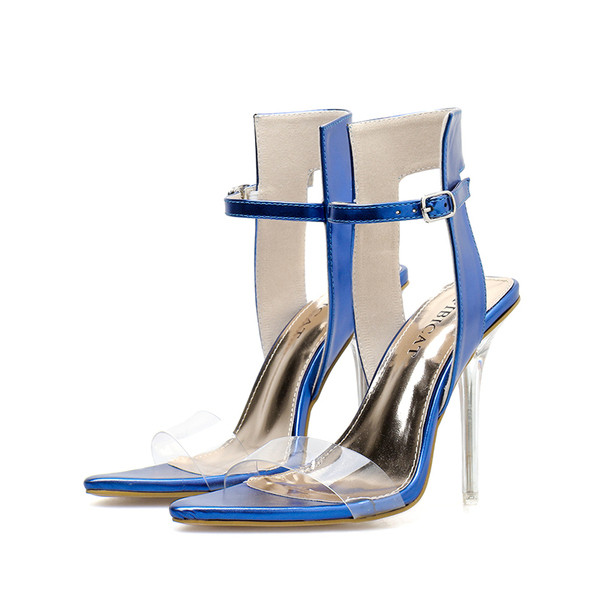 Μοντέρνα γυναικεία σανδάλια σε δύο χρώματα με ψηλό τακούνι και διαφανή λουρί