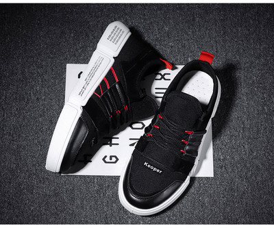 Pantofi moderni pentru barbati cu talpa inalta in alb, negru si rosu