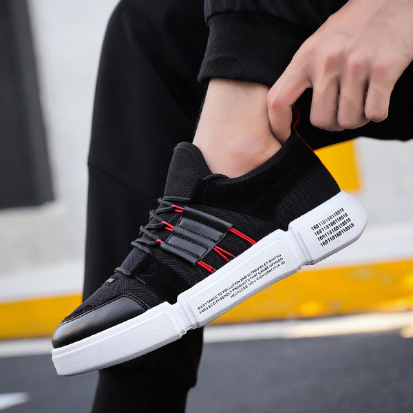 Pantofi moderni pentru barbati cu talpa inalta in alb, negru si rosu