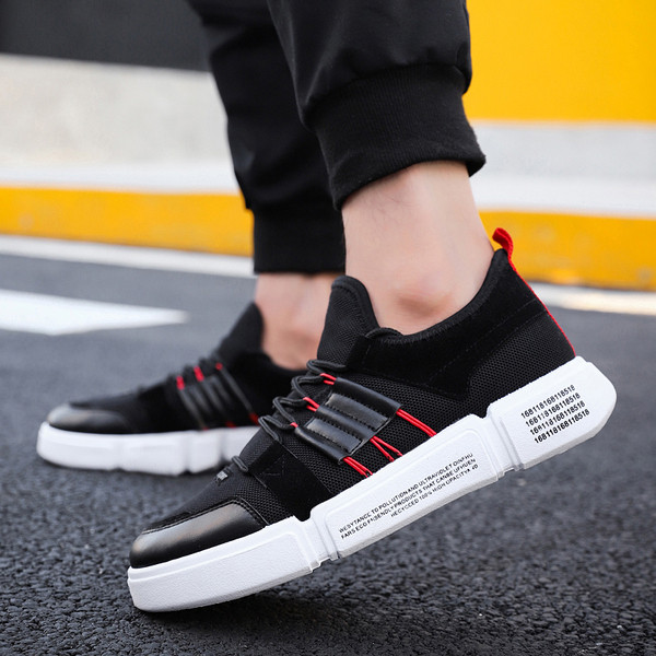 Pantofi moderni pentru barbati cu talpa inalta in alb, negru si rosu