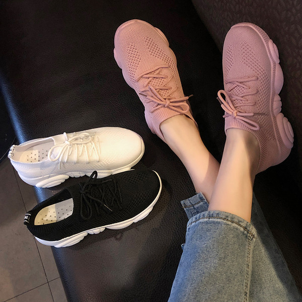 Ανοιξιάτικα γυναικεία παπούτσια σε μαύρο, λευκό και ροζ χρώματα