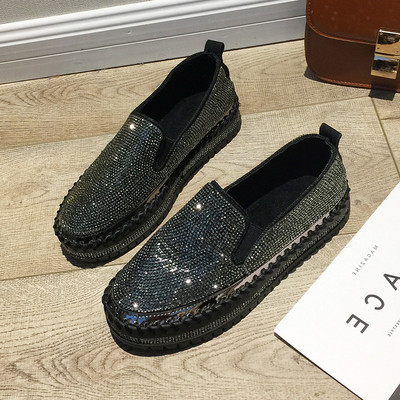 Mocasini de dama actuali cu efect stralucitor in alb-negru