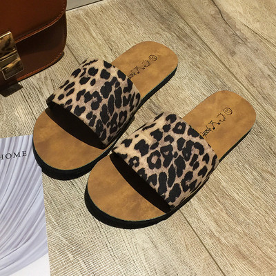 Casual  γυναικείες  παντόφλες με λεοπάρδαλο τύπωμα σε δύο χρώματα