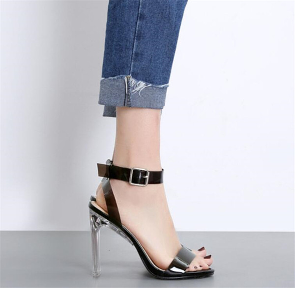 Sandale de dama moderne cu toc inalt transparent in negru si argintiu