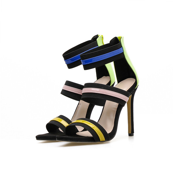 Model nou de pantofi de dama cu toc in negru cu bretele colorate