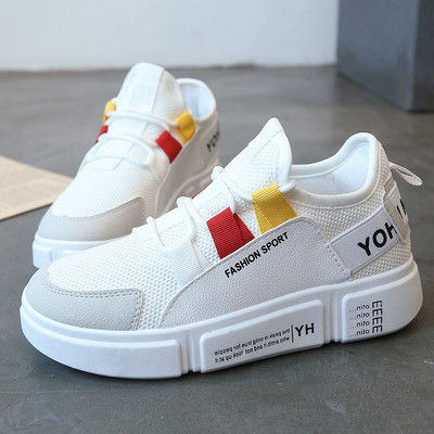 Καθημερινά γυναικεία αθλητικά παπούτσια από οικολογικό δέρμα σε μαύρο και άσπρο χρώμα