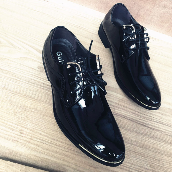 Pantofi eleganti pentru barbati in doua culori cu sireturi