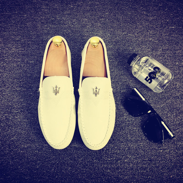 Elegáns férfi mokaszinok műbőrből többféle modell