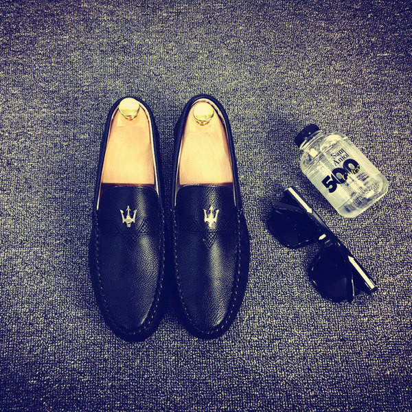 Elegáns férfi mokaszinok műbőrből többféle modell