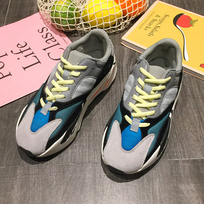 Γυναικεία αθλητικά παπούτσια με ψηλή πλατφόρμα 