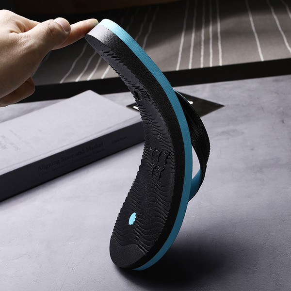 Aktuális férfi papucs három színben, emblémával