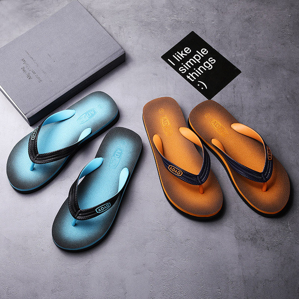 Aktuális férfi papucs három színben, emblémával