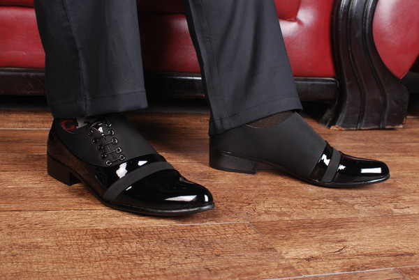 Pantofi de bărbați actuali în negru cu legături laterale