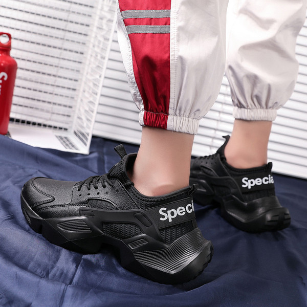 Modern férfi tornacipő új modellje három színben