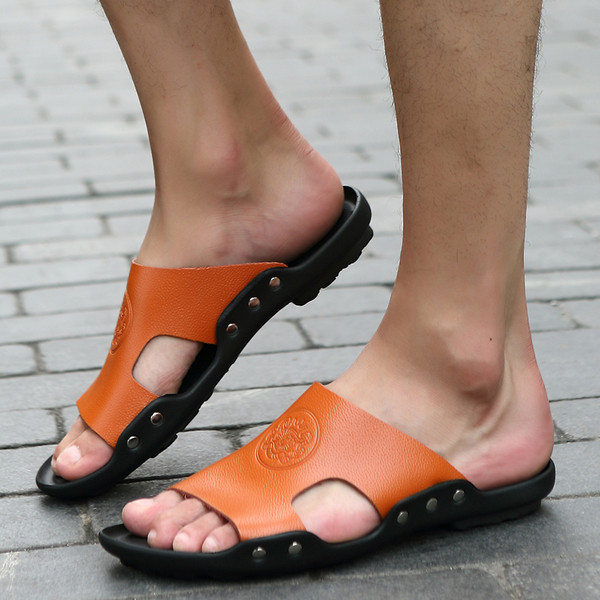 Öko bőrből készült modern férfi papucs négy színben