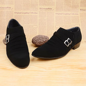 Öko velúrból készült modern férfi cipő, csattal