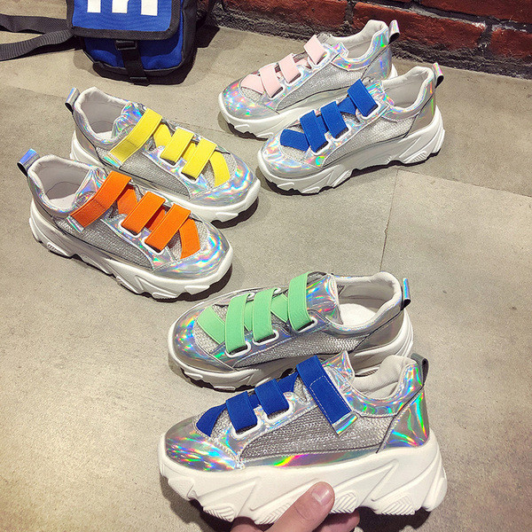 Tenisi de dama actuali cu cravate colorate in mai multe culori