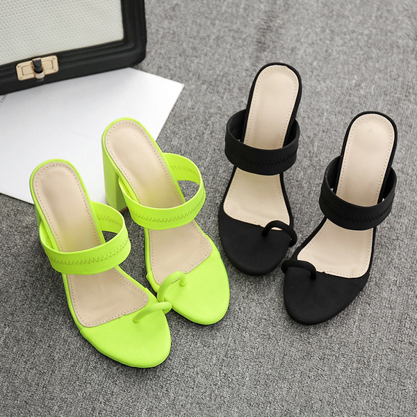 Νέα μοντέλα γυναικεία σανδάλια  με παχύ τακούνι σε μαύρο και πράσινο χρώμα