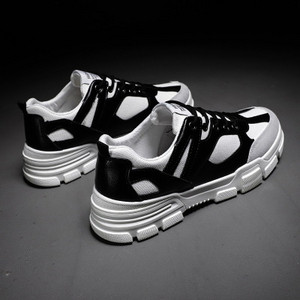 Tenisi moderni pentru bărbați cu șireturi în alb și negru