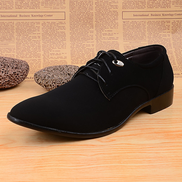 Stílusos férfi cipők fekete színben öko velúrból