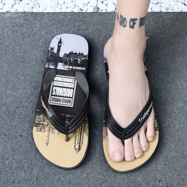 Ανδρικέςπαντόφλες σε τρία χρώματα με επιγραφές