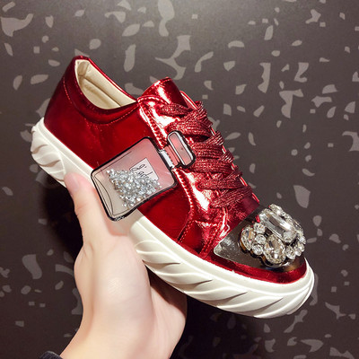 Modern női tornacipő kövekkel több színben