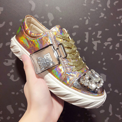 Modern női tornacipő kövekkel több színben