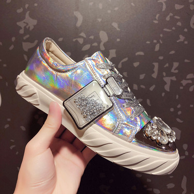 Modern női tornacipő kövekkel több színben