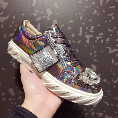 Modern női tornacipő kövekkel több színben