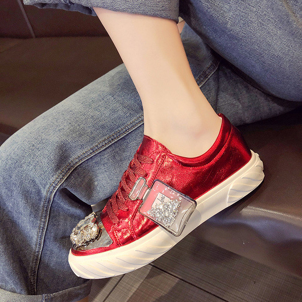 Modern női tornacipő kövekkel több színben